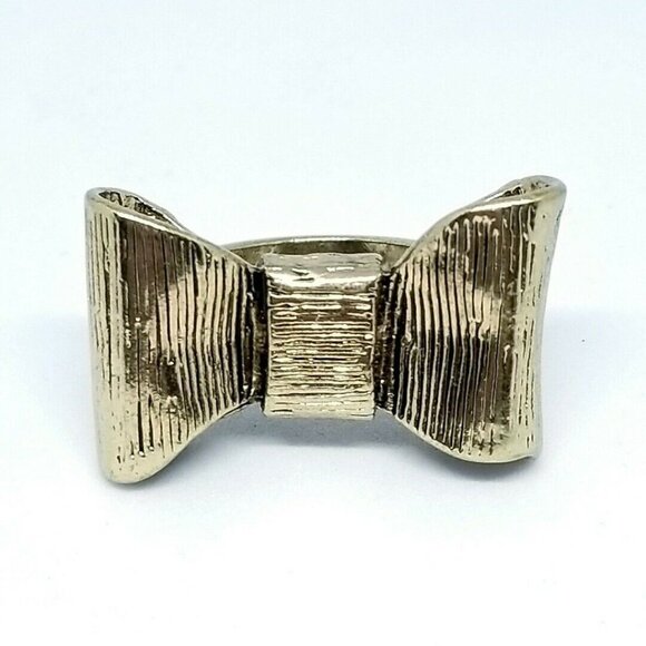 Large Bow Textured Gold Tone Ring 6.75 - Picture 1 of 5